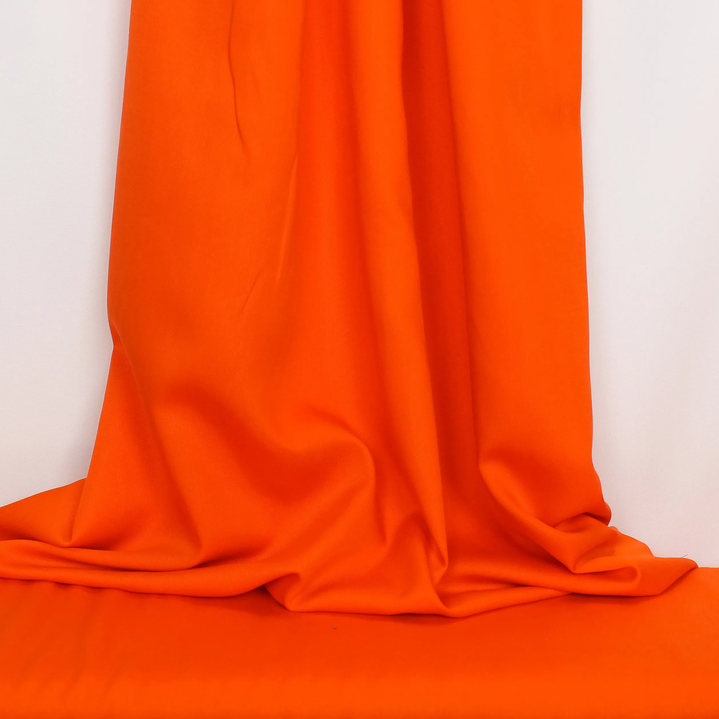 Viscose twill fel oranje